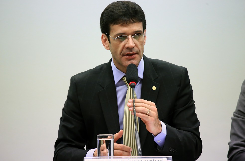 Após oito meses Justiça ainda não decidiu se ministro do Turismo deve virar réu em caso de laranjas do PSL