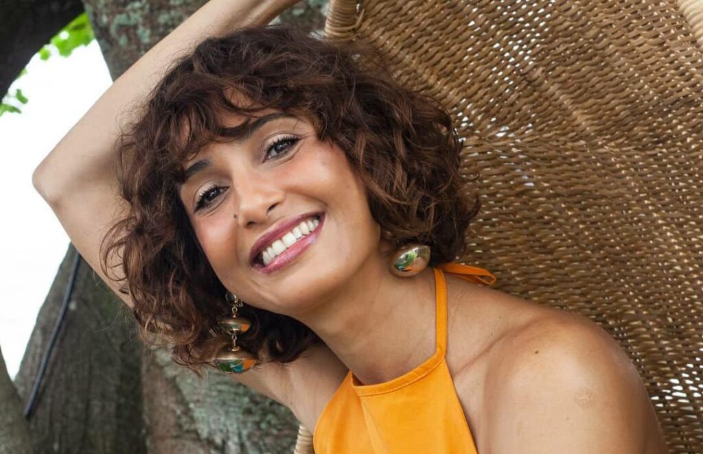 Após rumores Globo nega demissão de Camila Pitanga