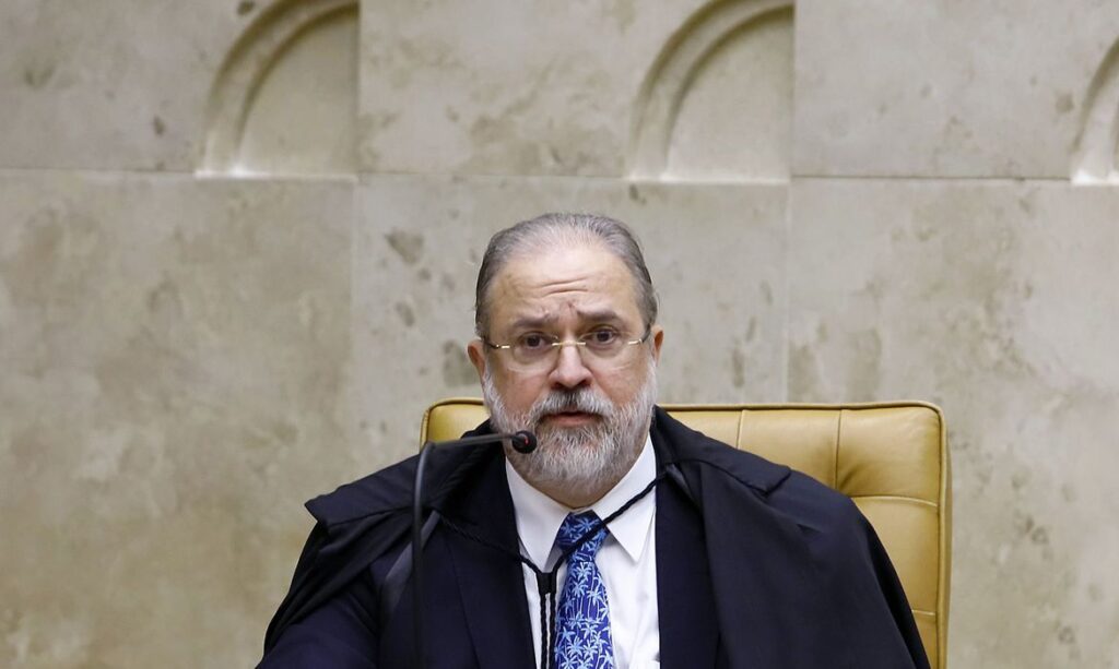 Aras pode acionar conselho contra procuradores da Lava Jato