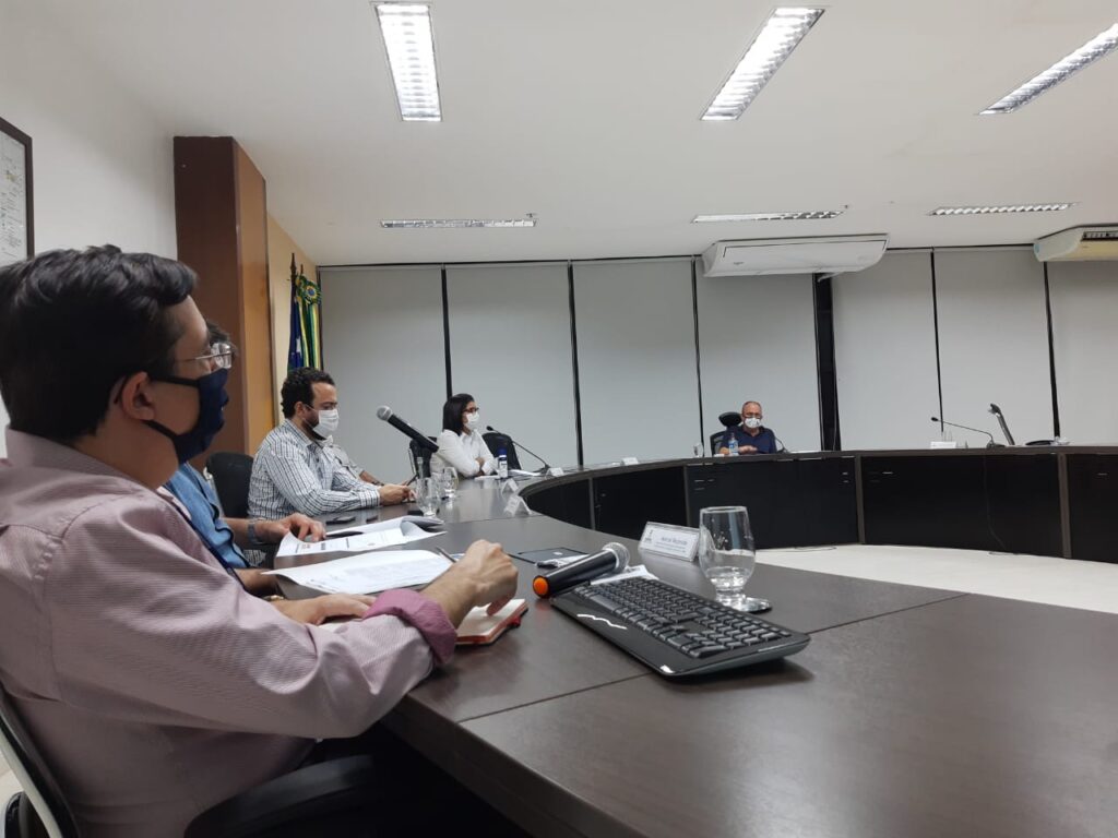 Belivaldo se reúne com comitê de emergência para definir se salões e barbearias poderão abrir na Grande Aracaju
