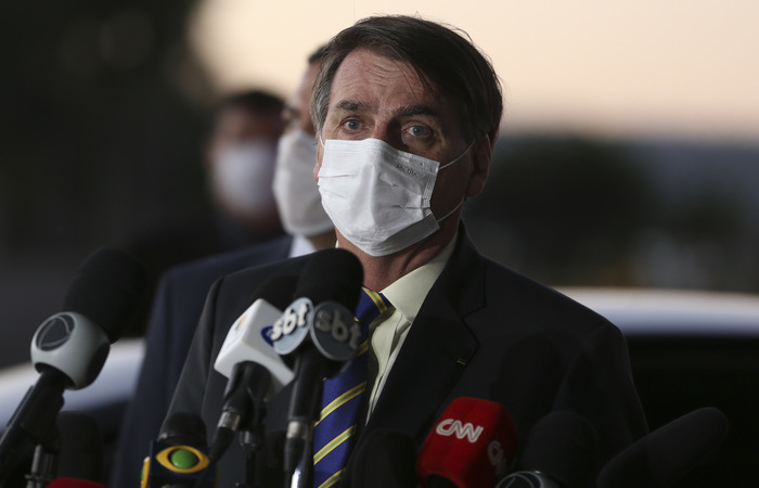 Bolsonaro afirma que grande problema do momento são as manifestações contra o governo