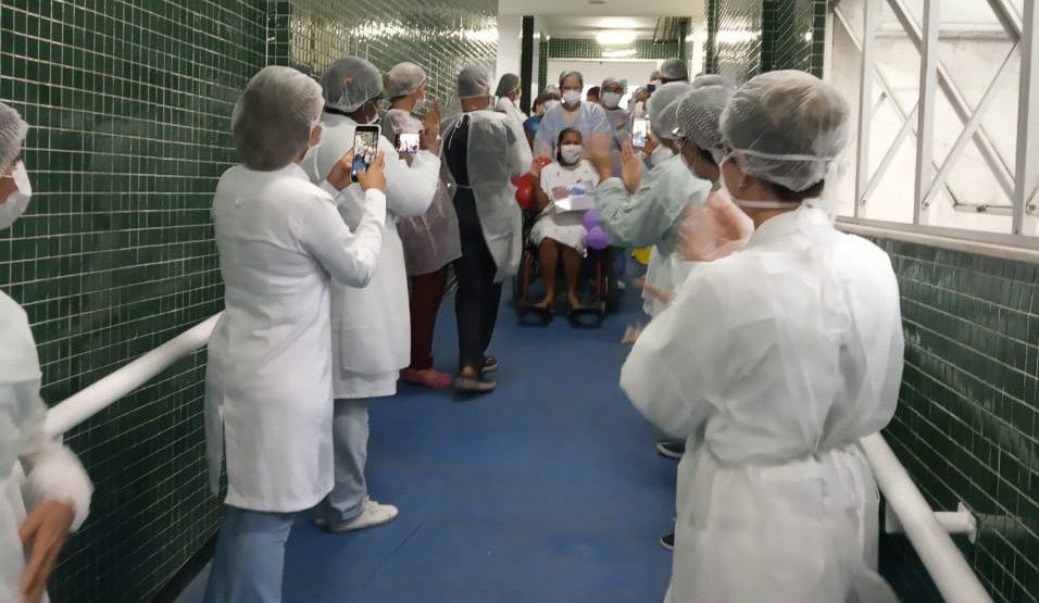 Brasil assume primeiro lugar em número de recuperados de covid 19