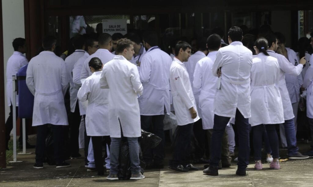 Brasil tem mais de 190 enfermeiros mortos por covid 19