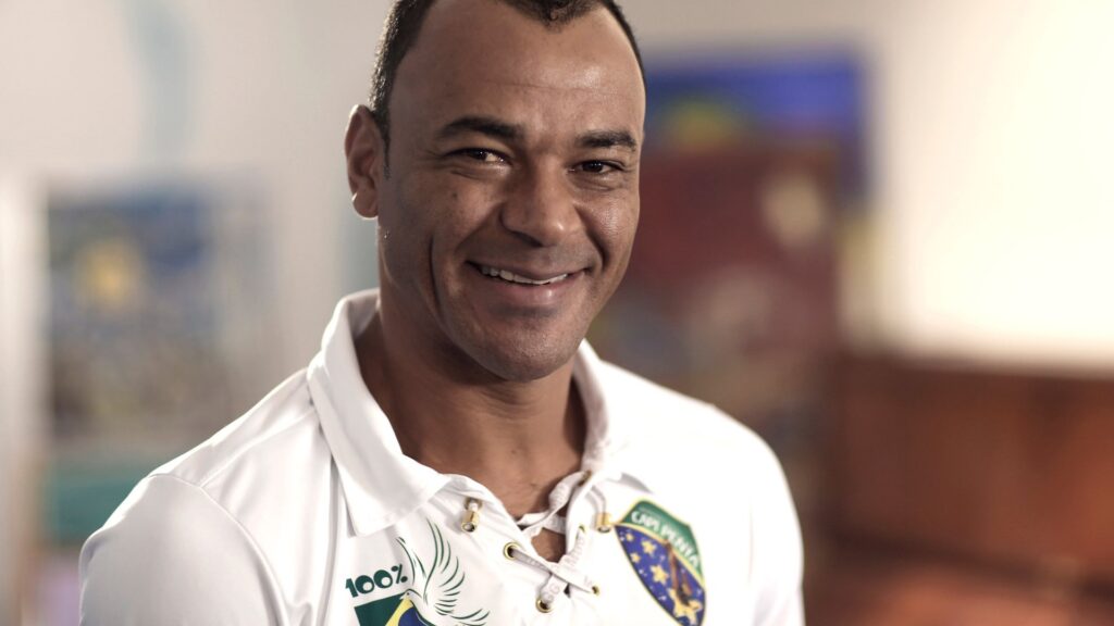 Cafu tem cinco imóveis levados a leilão após dívida ex jogador contesta