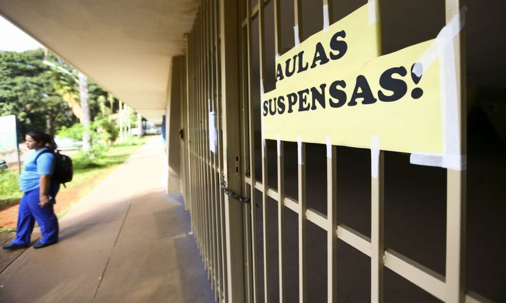 Covid 19 Suspensão de aulas coloca a alfabetização de uma geração em risco