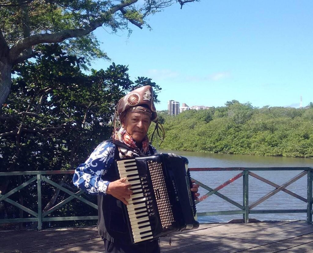 Edgard do Acordeon é internado em estado grave em Aracaju