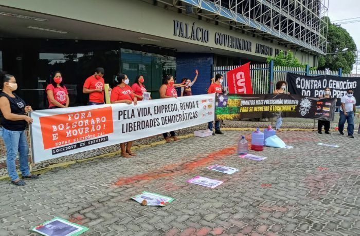 Em protesto contra reabertura do comércio CUT SE realiza “banho de sangue”