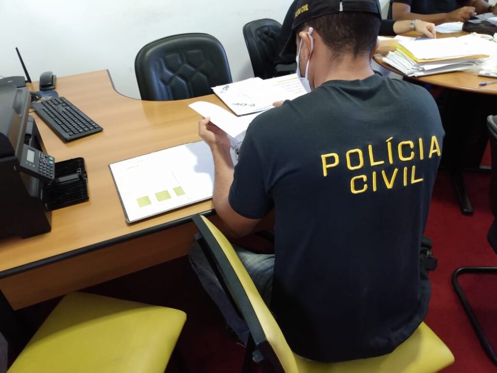 Ex presidente da Câmara de Capela usou servidores e babá do filho para desviar dinheiro público