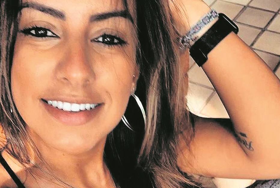 Filha chama Queiroz “burro” e critica possíveis erros do ex assessor de Flávio Bolsonaro