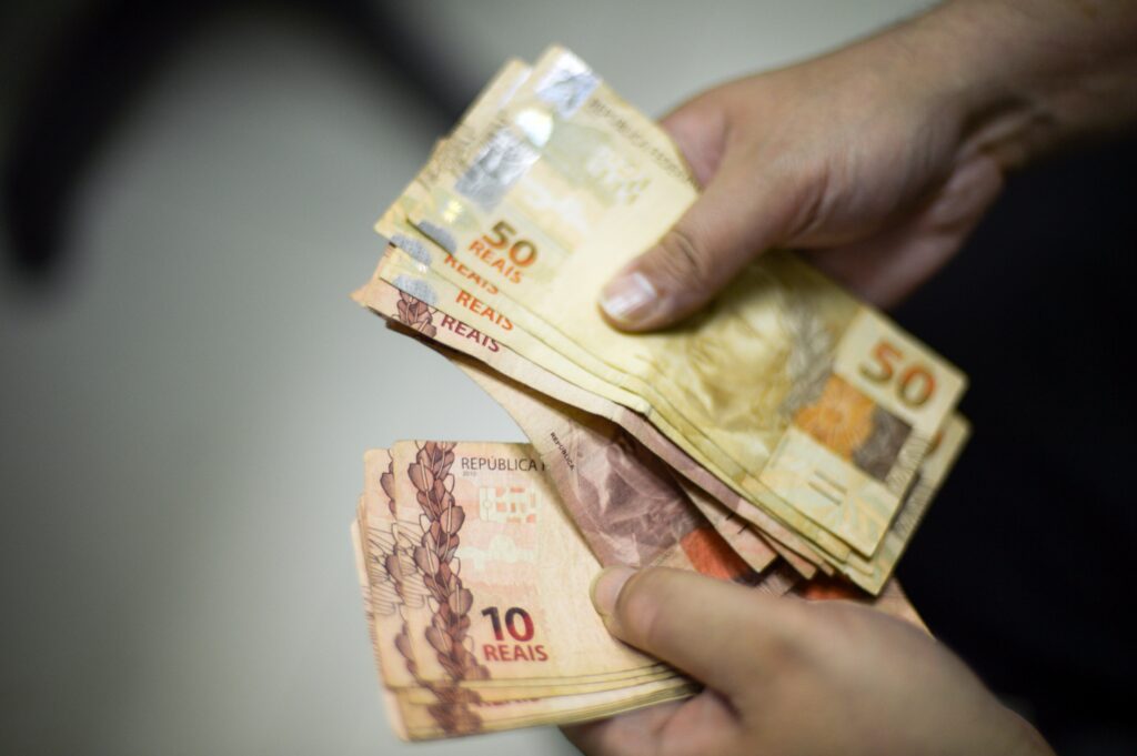 Fundo eleitoral vai distribuir R 43 milhões de dinheiro público em dez partidos sem voto