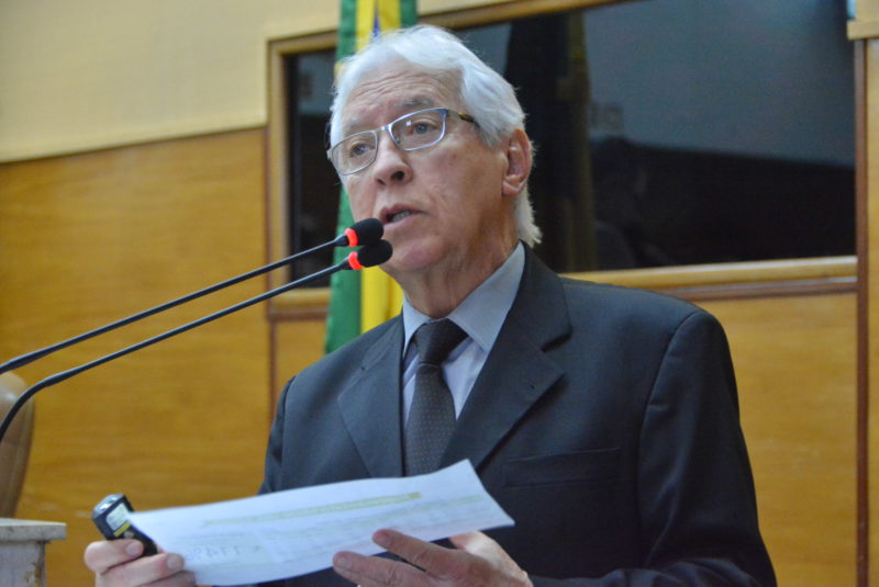 Governador anuncia saída de Fernando Mota da presidência do Banese