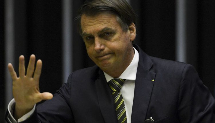 Governo Bolsonaro atrasa dados sobre cartão corporativo após evidência de gasto elevado