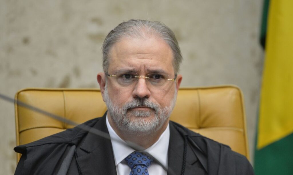 Grupo da Lava Jato na PGR pede demissão coletiva por discordar da gestão de Aras