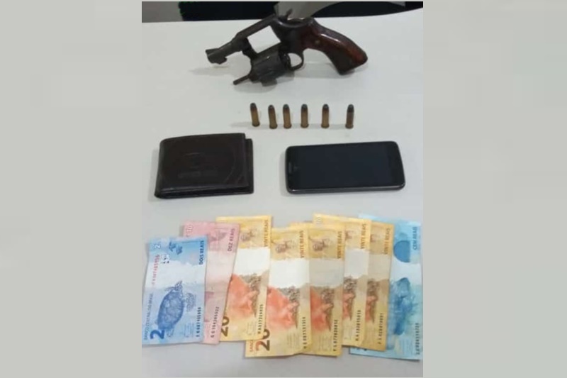 Homem ameaça adolescente com arma e é preso em Nossa Senhora do Socorro
