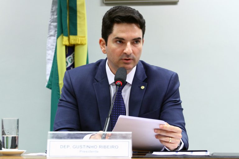 Justiça cassa por cinco anos direitos políticos de Gustinho Ribeiro no caso subvenção na Alese
