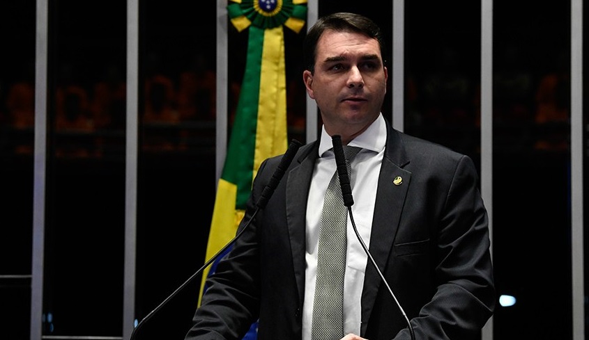 Justiça concede Habeas Corpus a Flávio Bolsonaro sobre Caso Queiroz