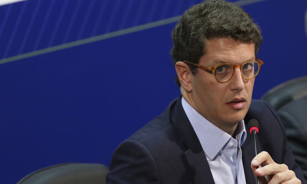Justiça quebra sigilo bancário do escritório de advocacia do ministro do Meio Ambiente