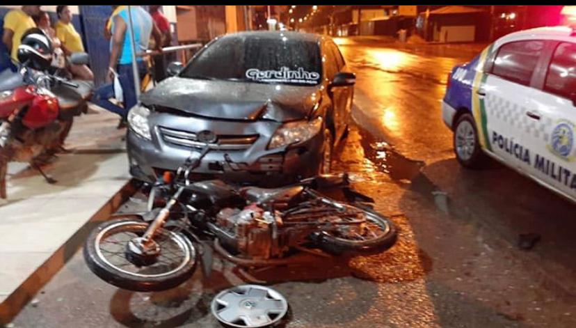 Motorista embriagado perde a direção e bate em dois veículos no bairro Santa Maria