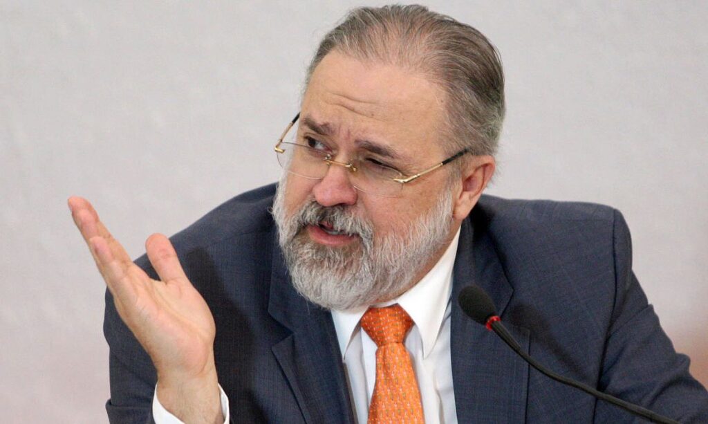 PGR pede investigação de invasões a hospitais e agressões a profissionais