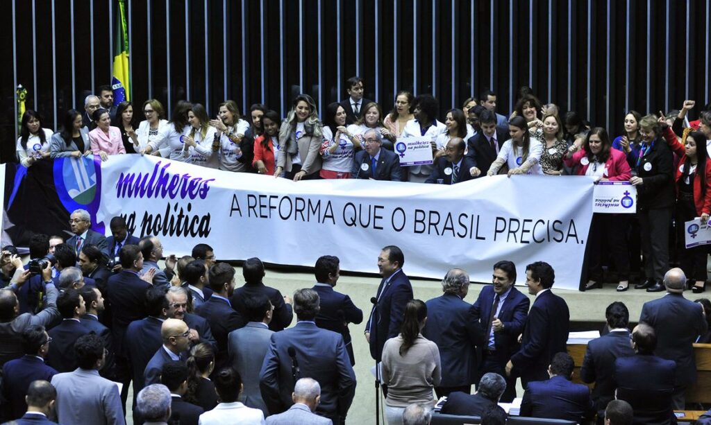 Para evitar laranjas na eleição partidos reforçam preparação de pré candidatas
