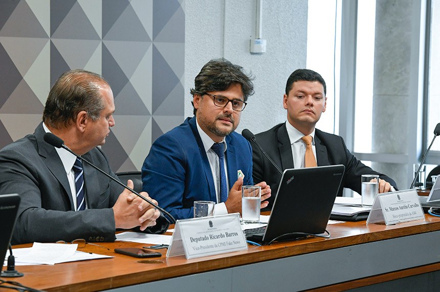 Partido dos Robôs sem Voto diz ex marqueteiro de Bolsonaro ao comentar sobre política e internet