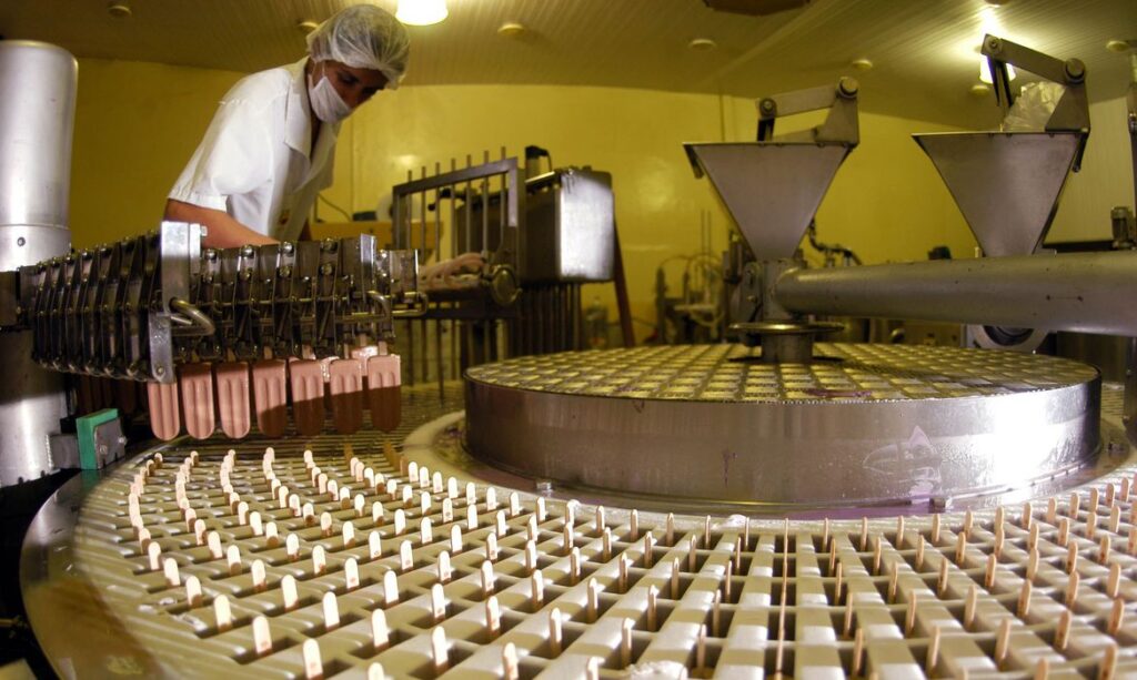 Produção industrial tem em abril maior queda em 18 anos 188