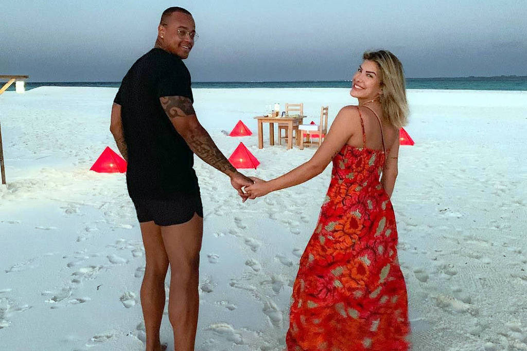 Reataram Léo Santana e Lore Improta postam vídeo juntos no Dia dos Namorados veja