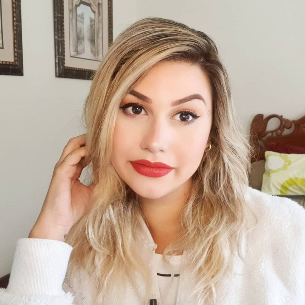 Sara Winter disse ter nível superior ao governo sem ter concluído