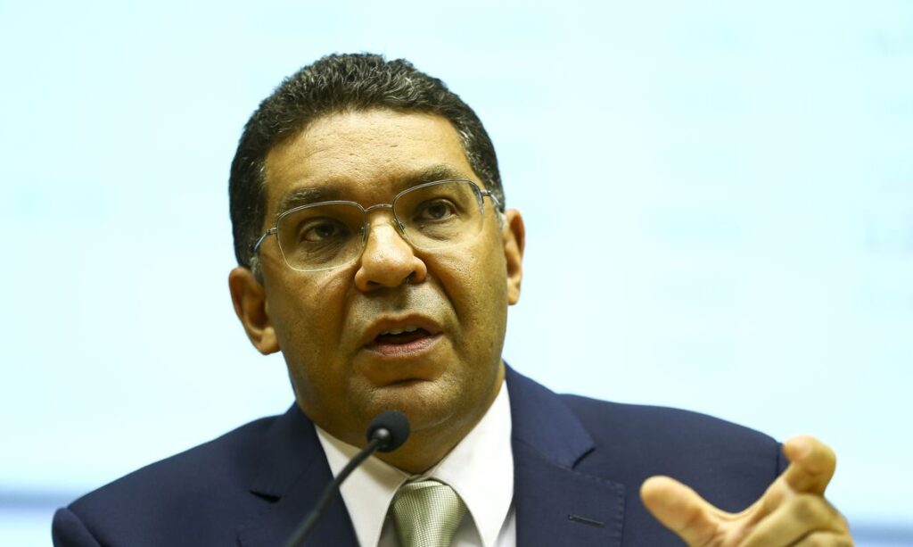 Secretário do Tesouro deixará cargo entre fim de julho e agosto