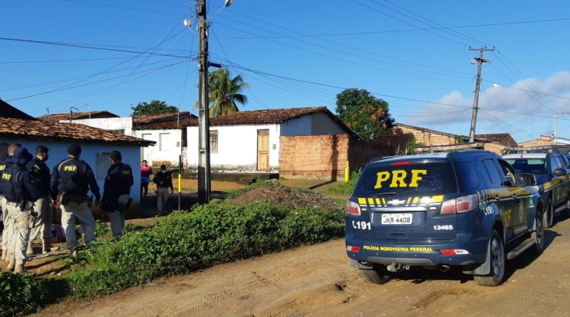 Seis pessoas são presas suspeitas de assalto a motoristas na BR 101 em Maruim