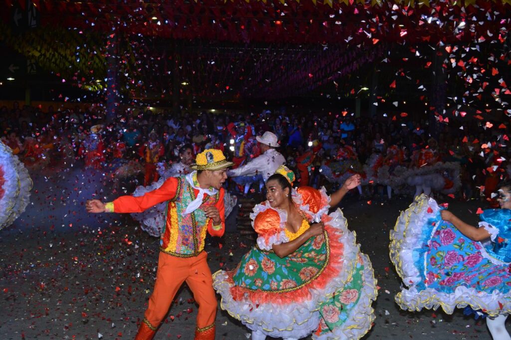 Sem apresentações e com prejuízos quadrilhas juninas de Sergipe se reinventam com lives para ajudar artistas