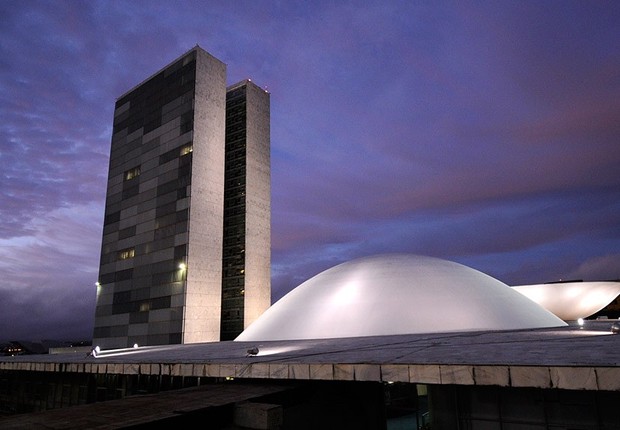 Servidores do Senado receberam R 740 mil em horas extras durante home office