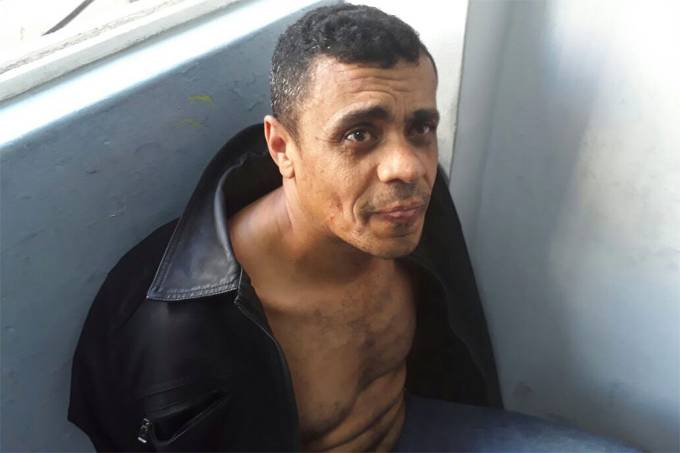 Sobrinho de Adélio é autorizado a mandar e mail para tio após dois anos mas reclama de dificuldade