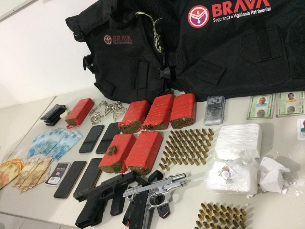 Um morre e cinco suspeitos de tráfico de drogas são presos durante operação em Aracaju e Cristinápolis