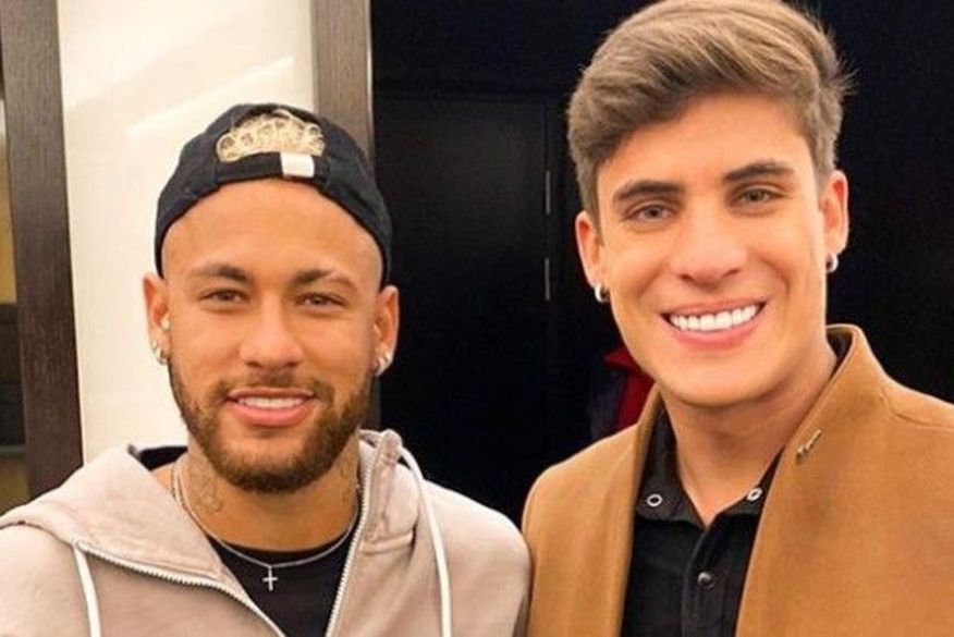 Vaza áudio de conversa de Neymar com amigos sobre namorado da mãe Vamos matar e enfiar o cabo de vassoura