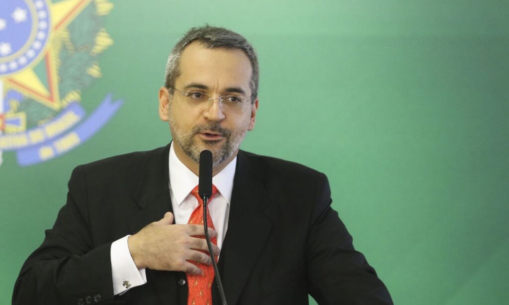 Weintraub deve pedir demissão do Ministério da Educação diz revista