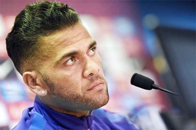 “Não acredito que todos os brancos são racistas então tem que focar na punição” diz Daniel Alves