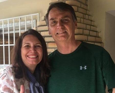 28out2018 a deputada federal eleita bia kicis prp df ao lado do presidenciavel jair bolsonaro psl