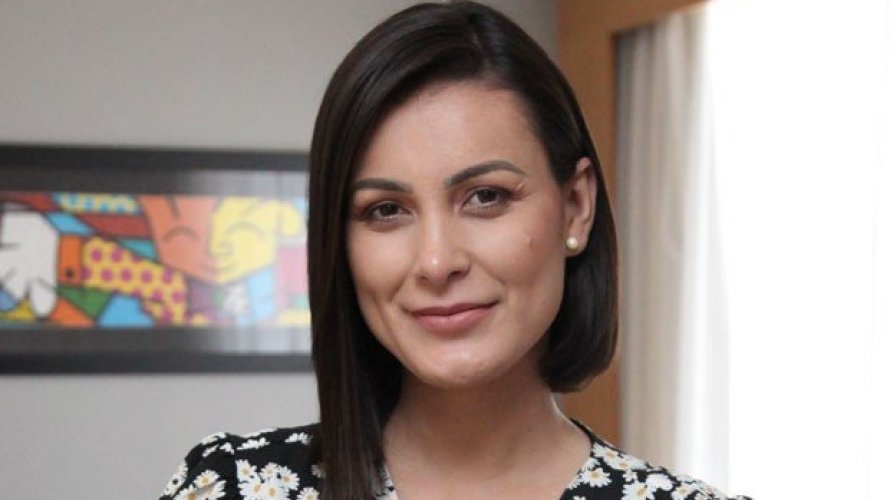 Andressa Urach critica cantoras brasileiras Incentivam a prostituição e pornografia