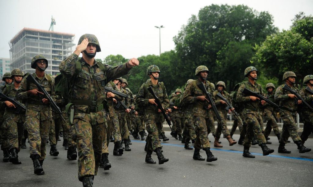 Aposentadoria militar tem o maior déficit per capita do país