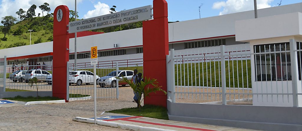 Após IBGE revelar taxa de analfabetismo entre jovens Governo de Sergipe diz que houve queda pelo terceiro ano