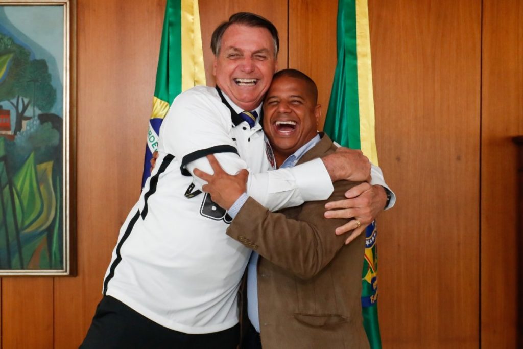 Após visitar Bolsonaro Marcelinho Carioca será candidato a vereador pelo PSL a convite de ex aliada