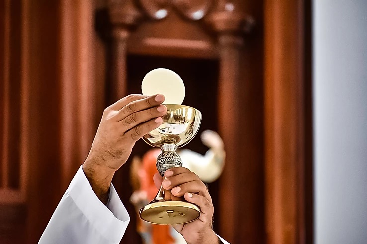 Arquidiocese suspende missas presenciais em 34 paróquias de Sergipe