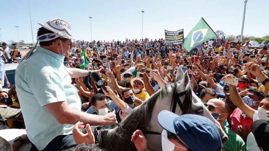 Bolsonaro diz estar com mofo no pulmão após relatar mal estar