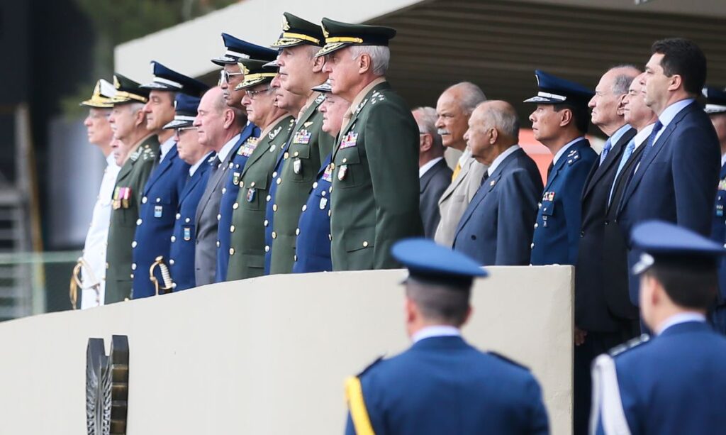 Bonificação a militares custa R 26 bi em cinco anos