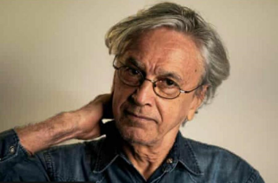 Caetano Veloso chama governo de pesadelo e Bolsonaro de incompetente