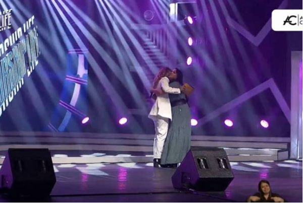 Cantores gospel ignoram riscos em live de Aline Barros Coronga não pega em nós 1