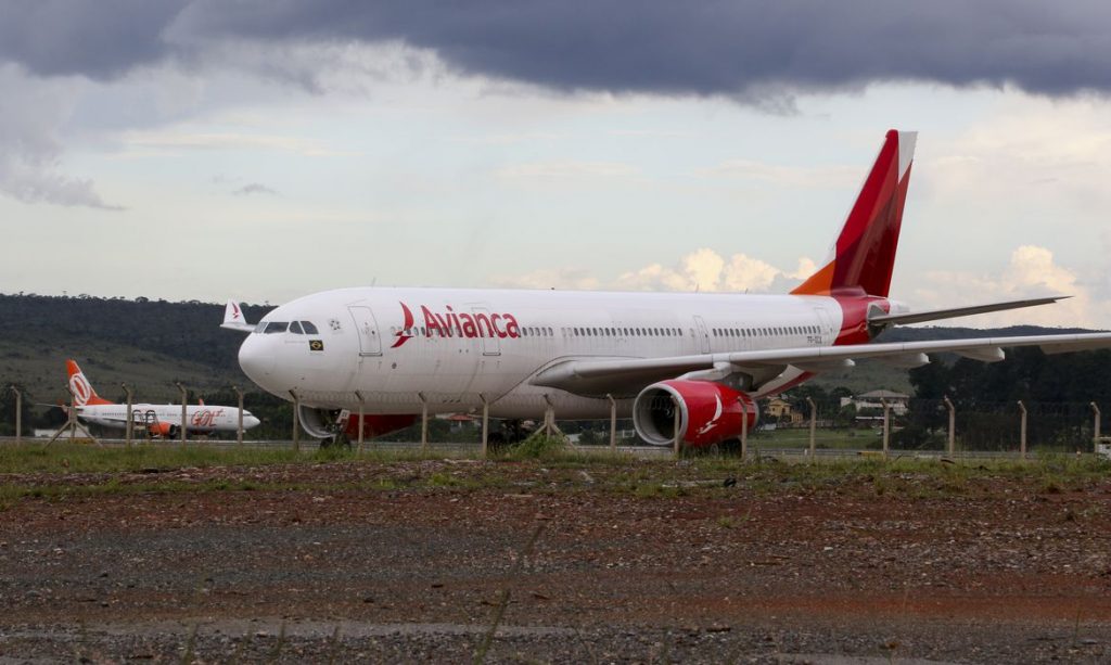 Com dívida estimada em mais de R 2 BI Avianca pede falência à Justiça
