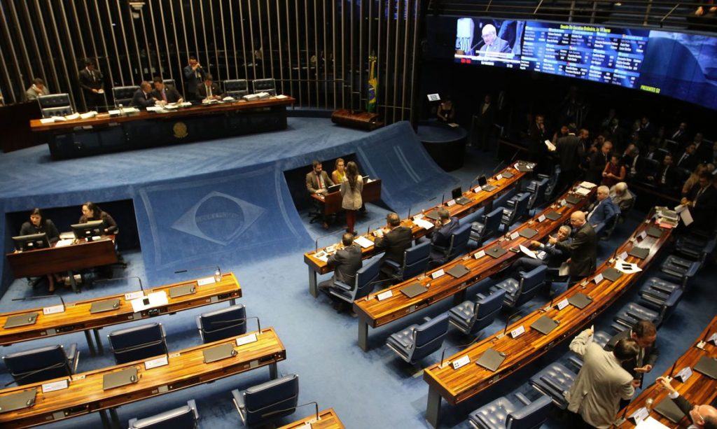 Com pandemia de covid 19 Senado economia R 4 milhões com viagens mas destino do dinheiro ainda é incerto