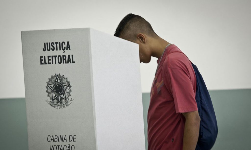 Congresso promulga emenda que adia eleições municipais para novembro 1 Congresso promulga emenda que adia eleições municipais para novembro